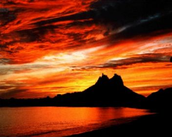 Tetas_at_sunset_smaller